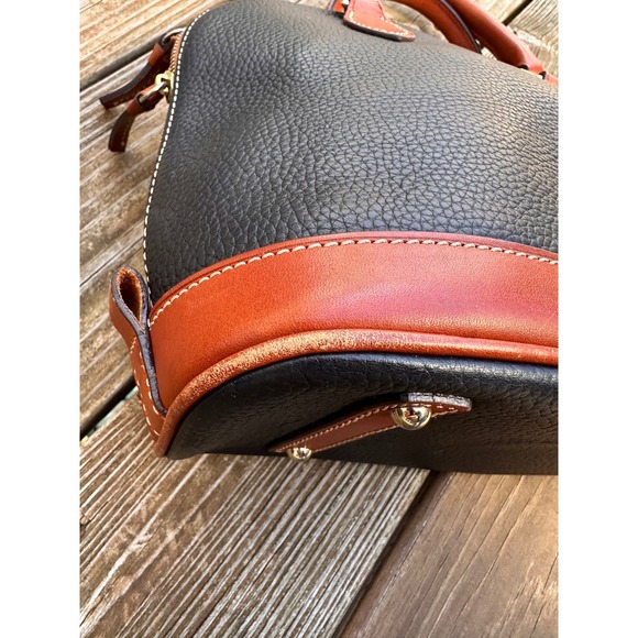 Dooney & Bourke Black British Tan Zip Pebble Grain Leather Dome Handbag - Picture 6 of 11